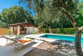 Family-friendly villa with pool, garden & barbeque | Pool view | Pets allowed - Image 5