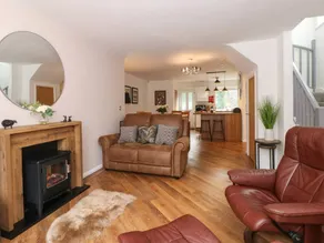 Cottage with garden - Image 4