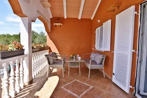Fully equipped wonderful holiday apartment with garden - Image 2