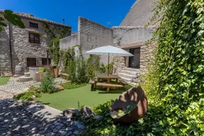 Family-friendly spacious house with BBQ, garden & hot tub | Garden view | Perfect for remote work | Pets allowed - Image 3