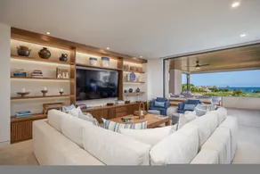 Family-friendly charming flat with terrace & pool - Image 4