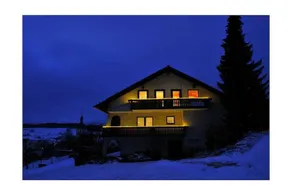 Fully equipped beautiful holiday home with terrace, sauna & garden | Dogs allowed - Image 3