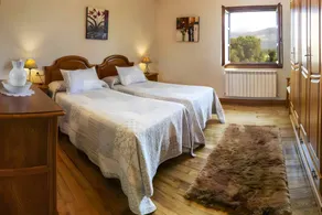 Lovely holiday home with garden - Image 3