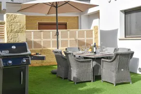 Family-oriented house with barbeque & pool | Close to the beach - Image 4