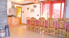 Chalet, 350m from ski slopes, sauna, balcony, fireplace or stove, parking, tv, ski locker, 140m² - Image 5