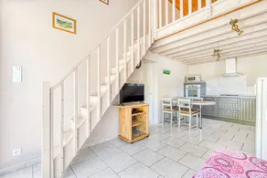 Apartment Between Vineyards and Ocean – Nature and Comfort Getaway - Image 5