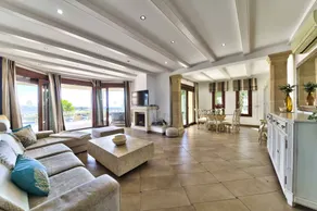 Villa with terrace, BBQ & private pool | Sea view - Image 3