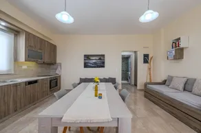 Holiday apartment with terrace, private pool & garden - Image 4