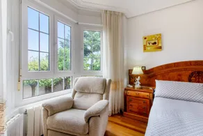 Private room with pool, jacuzzi & barbeque | Garden view - Image 2