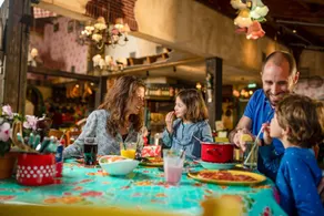 Résidence de vacances adaptée aux familles avec barbecue et piscine chauffée - Image 4