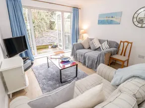 Family-oriented pleasant cottage with garden | Beach view | Dogs allowed - Image 3
