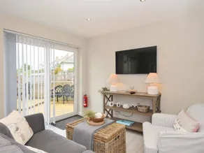Cottage with garden - Image 4