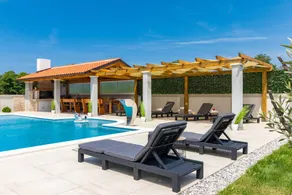 Villa mit Pool, Terrasse und Garten | Poolblick - Image 5