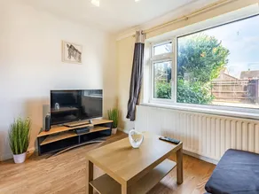 Family-oriented wonderful cottage with barbecue & garden | River view | Dogs allowed - Image 2