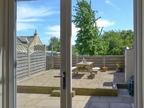 Cottage with garden | River view - Image 3