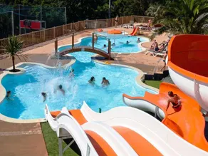 Child-friendly tent with terrace & heated pool | Pets are welcome - Image 3