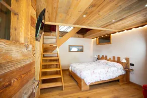 Family-friendly chalet with hot tub, sauna & barbeque | Mountain view | Pets allowed - Image 5
