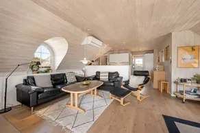 Fully equipped charming holiday home with jacuzzi, sauna & terrace | Next to the beach - Image 5