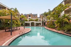 Appartamento con piscina, sauna e terrazza | Vicino Perth Town Hall | Vista sulla città - Image 4