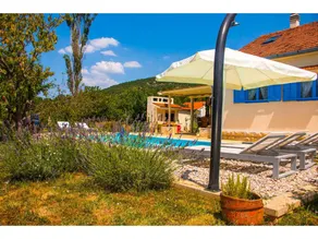 House with terrace, private pool & barbecue - Image 3