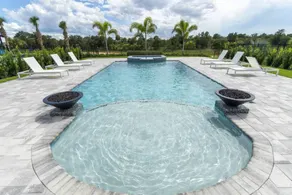 Agréable villa adaptée aux familles avec jacuzzi, terrasse et jardin - Image 3