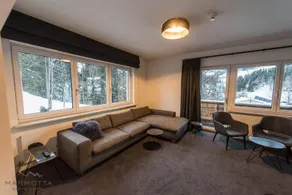 Family room, shower, toilet, 2 bed rooms - Image 2