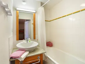100m from ski slopes, swimming pool, sauna, ski locker, 31m², Ax-Les-Thermes - Image 4
