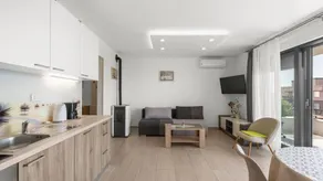 Apartment with garden & barbeque - Image 4