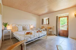 Child-friendly nice bed & breakfast with garden, jacuzzi & pool | Mountain view | Dogs allowed - Image 3