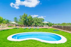 Villa with private pool, BBQ & garden - Image 4
