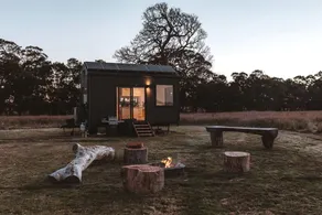 Secluded Tiny House with Mountain Views in Victoria - Image 5
