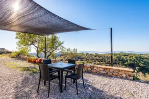 Casa con terraza, jardín y barbacoa | Vistas a la montaña - Image 2