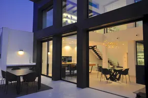 Villa with terrace, pool & hot tub - Image 5