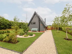 Nice cottage with jacuzzi & garden - Image 3