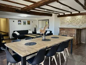 Holiday home with garden, BBQ & pool | Good for workation - Image 3
