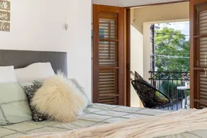 Holiday home with barbecue & garden | Suitable for remote work - Image 2