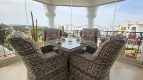 Appartamento con terrazza e piscina - Image 5