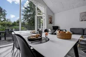 Fully equipped house with jacuzzi, terrace & BBQ | Pets allowed - Image 3