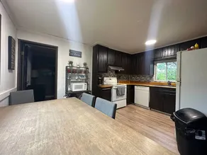 House with barbecue & garden - Image 5