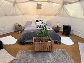 Holiday home with garden | Lake view - Image 5