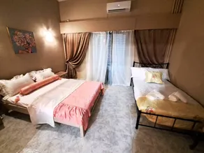 Apartment with terrace - Image 3