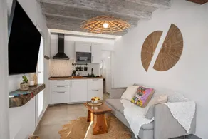 Apartamento con jardín y terraza | Vistas a la montaña - Image 3