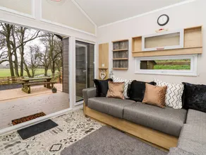 Cottage with jacuzzi & garden - Image 5
