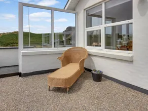 Family-oriented holiday home with terrace | Next to the beach - Image 4