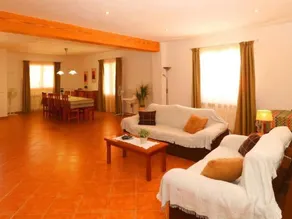 Holiday apartment with garden & BBQ - Image 3