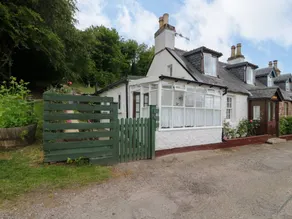 Cottage with garden - Image 2