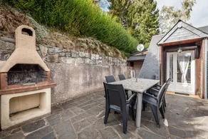 Casa con giardino, terrazza e barbecue | Vista sulla città - Image 2