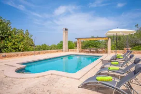 Child-friendly villa with terrace, private pool & BBQ - Image 2