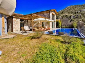 Fully equipped holiday home with hot tub, garden & BBQ | Nature view - Image 5