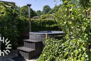 Holiday home with terrace, jacuzzi & barbeque - Image 2